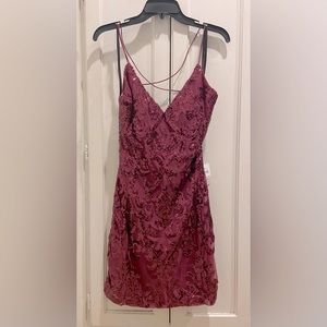 NWT Windsor wine colored with sequin pattern homecoming dress, size Large